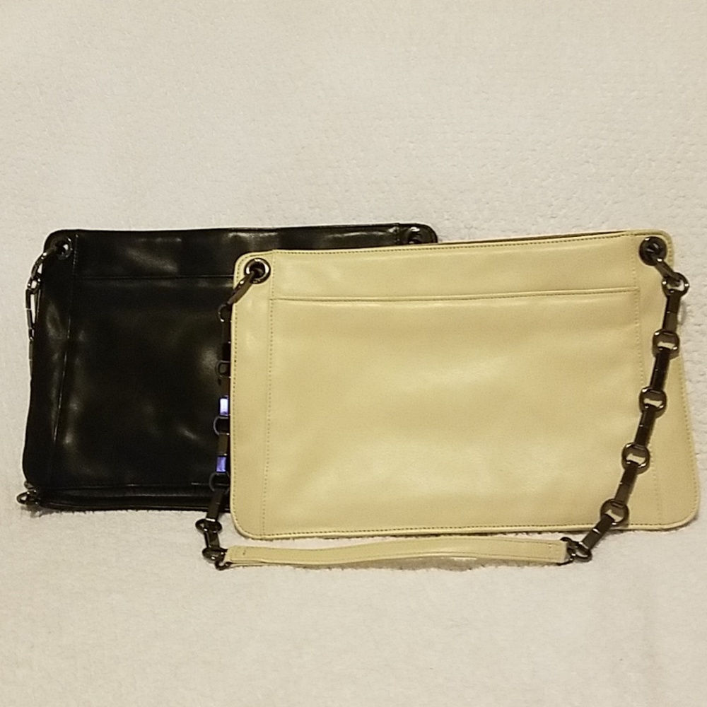 NWOT Classic Liz Claiborne Leather Cream Purse